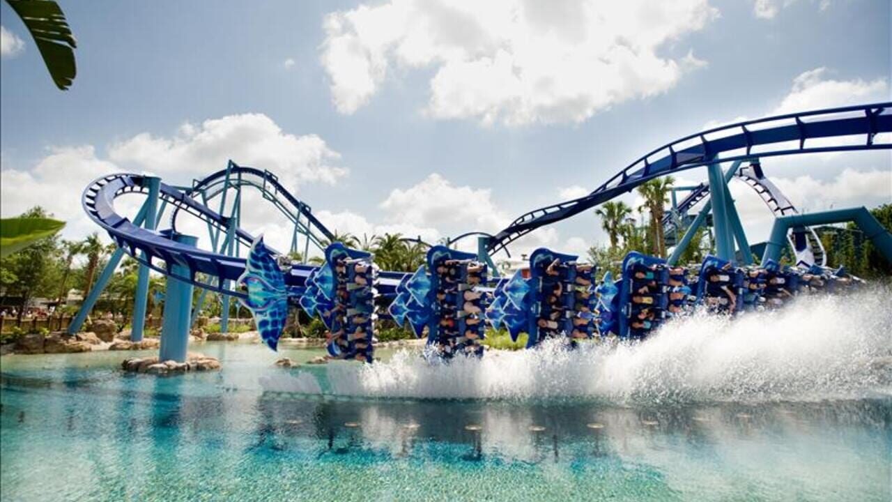 RollerCoaster Tycoon 3D screenshot 1
